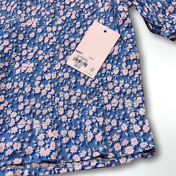 SO Smocked Waist Puff Sleeve Top NWT Size Medium - Picture 3 of 3